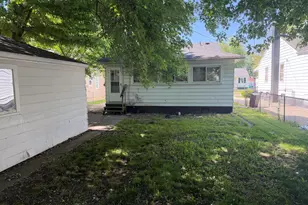 18949 Washtenaw St, Harper Woods, MI 48225 - Photo 15