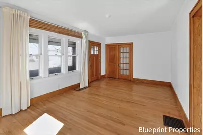 150 Mayfield Avenue NE, Grand Rapids, MI 49503 - Photo 9