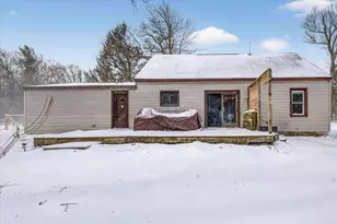 586 N Peterson Rd, Muskegon, MI 49445 - Photo 11