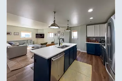 525 W Lafayette Boulevard #21E, Detroit, MI 48226 - Photo 3