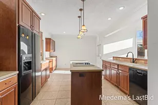 6146 E Longview Dr, East Lansing, MI 48823 - Photo 25