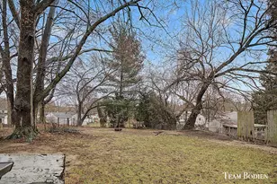 1050 Spring Ave NE, Grand Rapids, MI 49503 - Photo 5