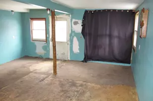 1915 River St, Jackson, MI 49202 - Photo 3