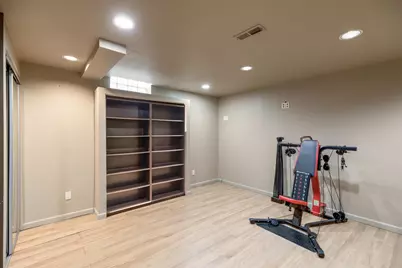 24403 Elmhurst Avenue, Farmington Hills, MI 48336 - Photo 43