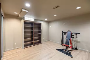 24403 Elmhurst Ave, Farmington Hills, MI 48336 - Photo 43