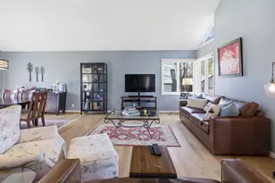 3795 Waldenwood Dr, Ann Arbor, MI 48105 - Photo 11