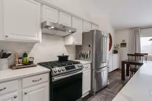 1361 S Village Cir, Kalamazoo, MI 49009 - Photo 7
