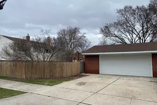 8129 Clippert St, Taylor, MI 48180 - Photo 5