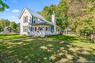 413 E Madison Street, Hastings, MI 49058 - Photo 3