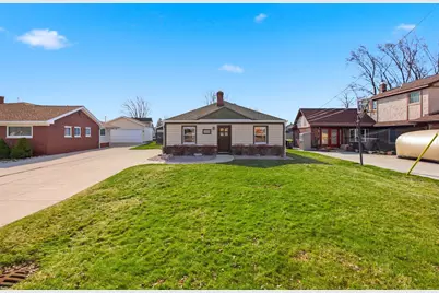 38310 Huron Pointe Drive, Harrison Township, MI 48045 - Photo 41