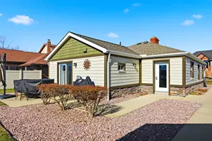 38310 Huron Pointe Dr, Harrison Township, MI 48045 - Photo 3