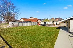 38310 Huron Pointe Dr, Harrison Township, MI 48045 - Photo 59