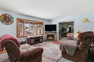 5686 Davis Rd, Norton Shores, MI 49441 - Photo 9