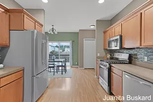 6279 Timber Dr, Allendale, MI 49401 - Photo 13