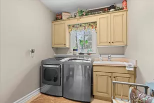 2730 Turning Leaf Dr, Howell, MI 48843 - Photo 25