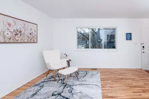 352 Manor Dr, Ann Arbor, MI 48105 - Photo 9