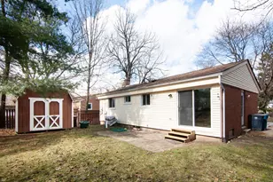 352 Manor Dr, Ann Arbor, MI 48105 - Photo 41