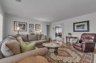 35901 Dover St, Livonia, MI 48150 - Photo 5