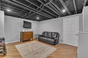 35901 Dover St, Livonia, MI 48150 - Photo 31