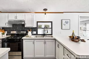 14128 Luckett Ln, Grand Haven, MI 49417 - Photo 9