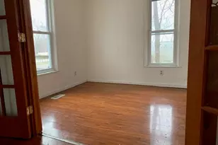 205 W Montcalm St, Greenville, MI 48838 - Photo 9