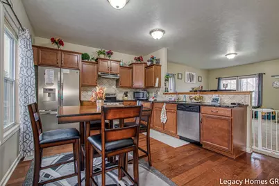 5868 Kiverton Ridge Drive SE, Kentwood, MI 49508 - Photo 7