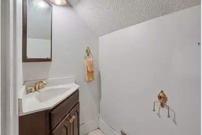 1382 Lakeshore Drive, Muskegon, MI 49441 - Photo 21