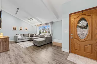 29550 Bretton, Livonia, MI 48152 - Photo 3