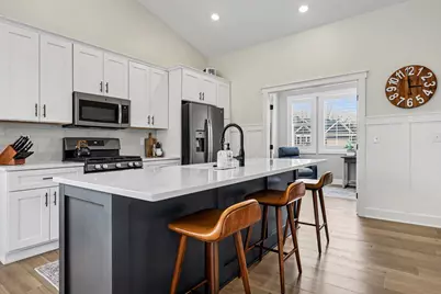 5187 Salmon River Court SW, Wyoming, MI 49418 - Photo 3