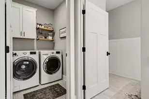 5187 Salmon River Ct SW, Wyoming, MI 49418 - Photo 15