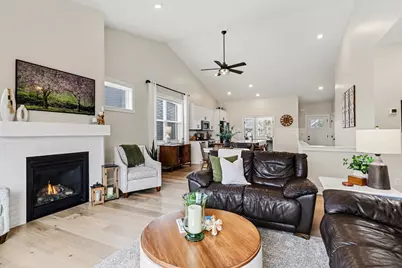 5187 Salmon River Court SW, Wyoming, MI 49418 - Photo 9