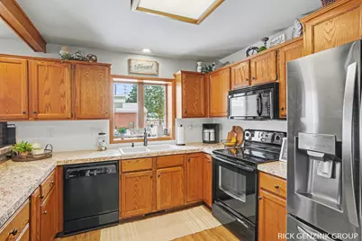 101 E 33rd Street, Holland, MI 49423 - Photo 13