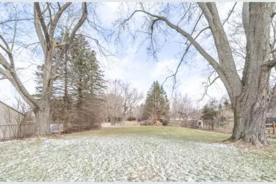 912 W Silver Lake Road, Fenton, MI 48430 - Photo 15