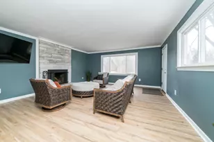 912 W Silver Lake Rd, Fenton, MI 48430 - Photo 7