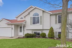 553 Sunmeadow Dr SE, Grand Rapids, MI 49508 - Photo 3