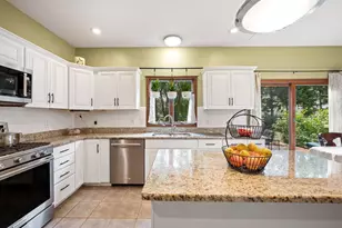 6175 Lara Ln, Stevensville, MI 49127 - Photo 7