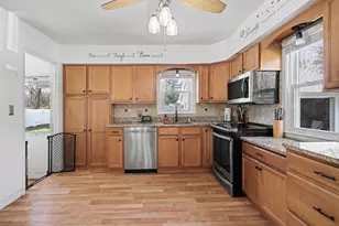 742 Riverside Dr, Battle Creek, MI 49015 - Photo 9