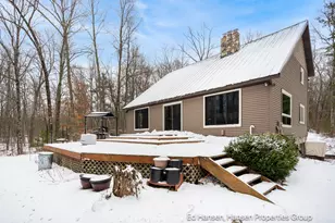 8482 S Cypress Ave, Newaygo, MI 49337 - Photo 3