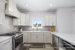 6830 Golden View Dr SE, Grand Rapids, MI 49512 - Photo 15