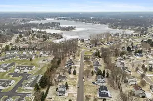 6737 Gran Via Dr NE, Rockford, MI 49341 - Photo 31