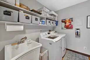 768 Watersedge Dr, Ann Arbor, MI 48105 - Photo 21