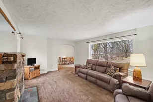 982 Woodworth St NE, Grand Rapids, MI 49525 - Photo 5