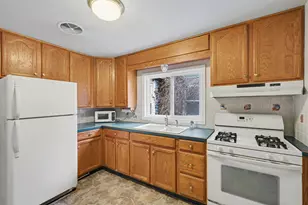 982 Woodworth St NE, Grand Rapids, MI 49525 - Photo 7