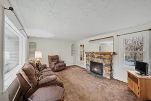 982 Woodworth St NE, Grand Rapids, MI 49525 - Photo 3