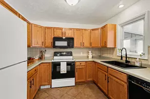 1527 Kingston Ave, Kalamazoo, MI 49001 - Photo 13