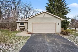 2701 Springview Rd NW, Grand Rapids, MI 49534 - Photo 3