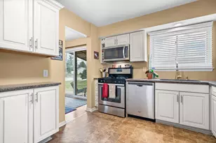 235 Burroughs St, Plymouth, MI 48170 - Photo 27