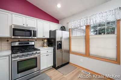 5923 W Lyn Haven Drive SE, Grand Rapids, MI 49512 - Photo 17