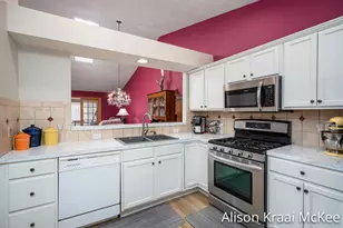 5923 West Lyn Haven Dr SE, Grand Rapids, MI 49512 - Photo 9