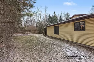 2158 Ter Van Dr NE, Grand Rapids, MI 49505 - Photo 27